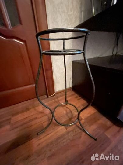 Подставка под цветы