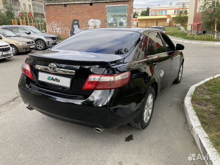 Toyota Camry, 2011