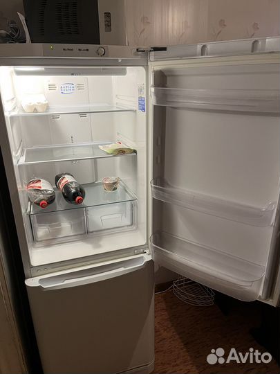 Холодильник Indesit