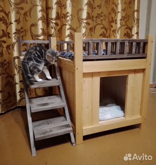 Домик для кошки или маленьких пород собак