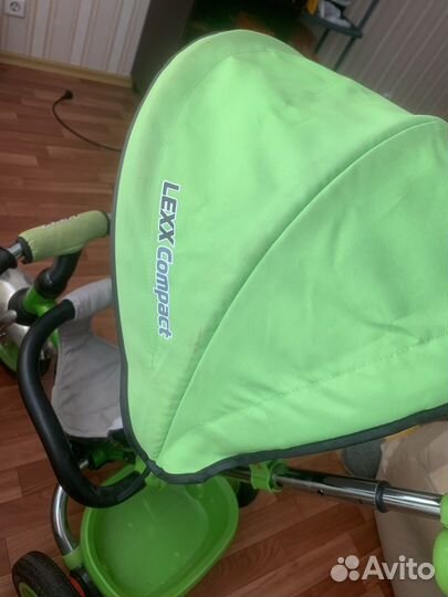 Трехколесный велосипед с ручкой