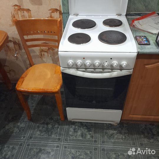 Электроплита с духовкой