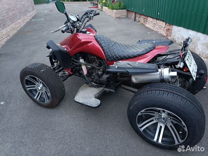 Квадроцикл шоссейный