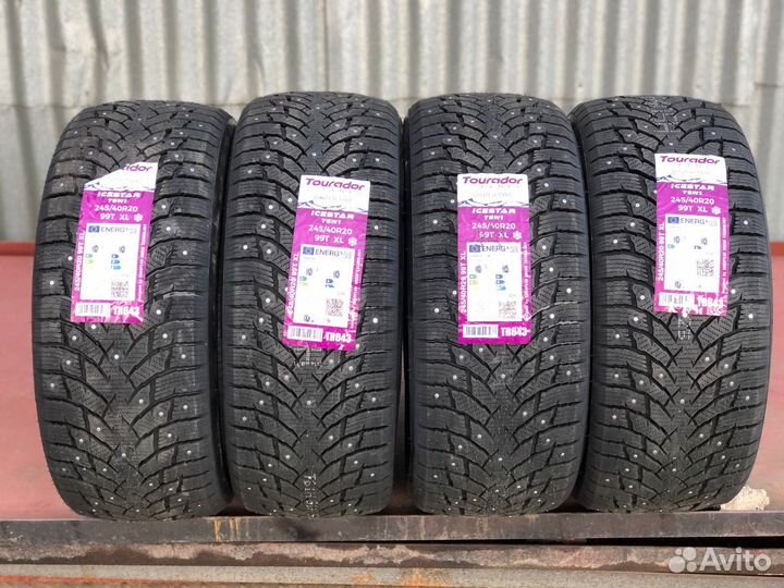Tourador Ice Star TSW1 245/40 R20 99T