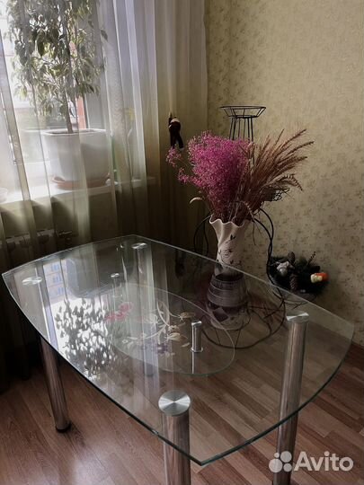 Стол стеклянный