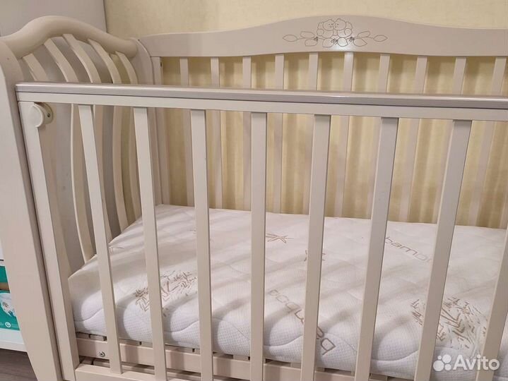 Укачивающий механизм, кровать, комод, матрас