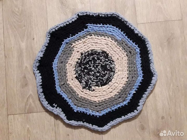 Коврик вязанный крючком