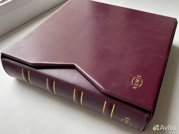 Альбом Numis под Советскую юбилейку. 64 ячейки