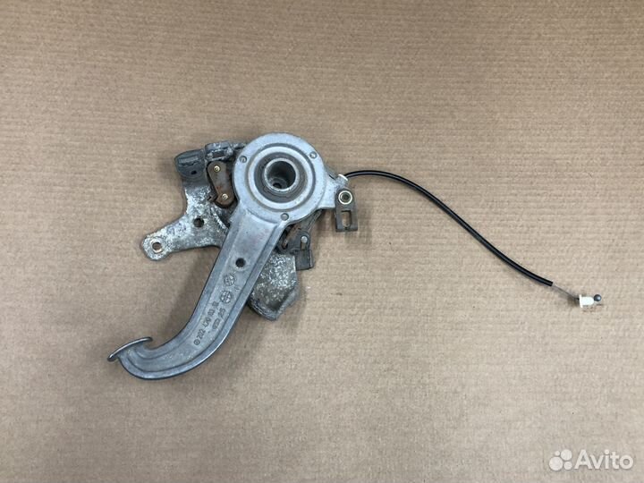 Педаль стояночного тормоза Mercedes W208
