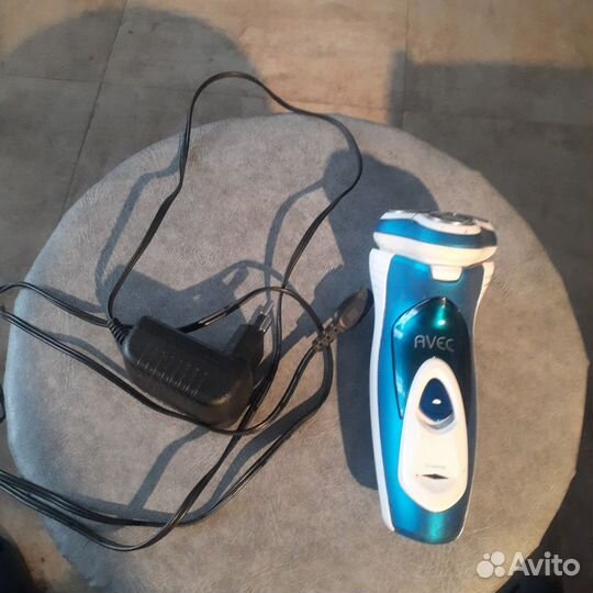 Бритва электрическая philips,на запчасти