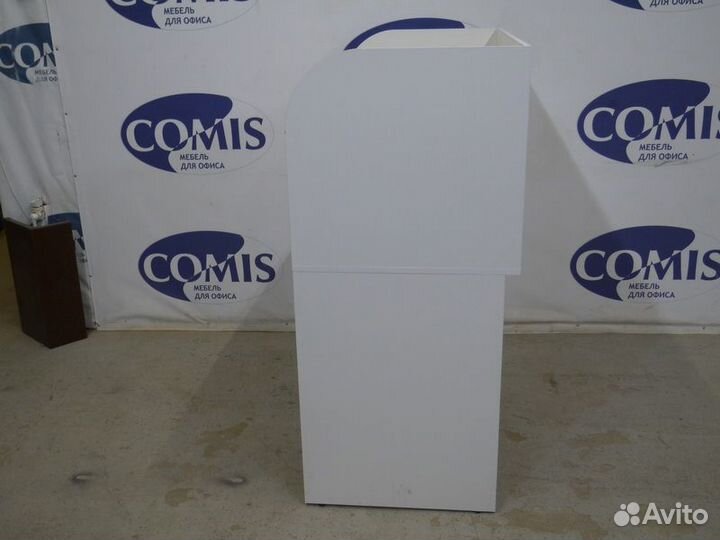 Столы с перегородками