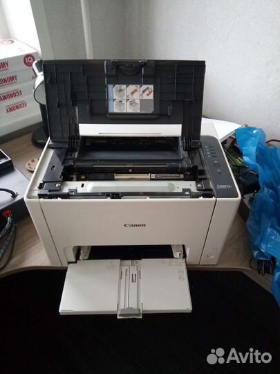 Продается принтер Canon i-sensys LBP7010C