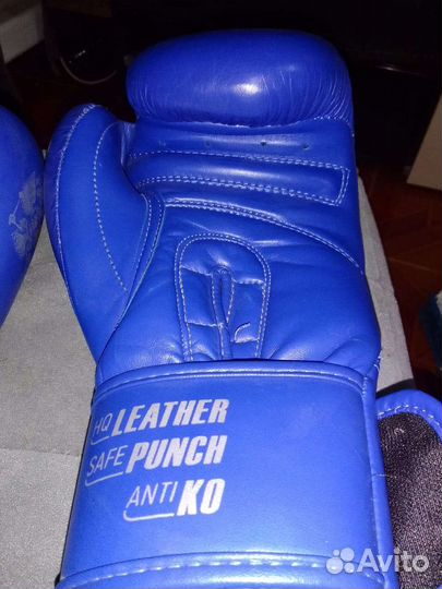 Боксерские перчатки