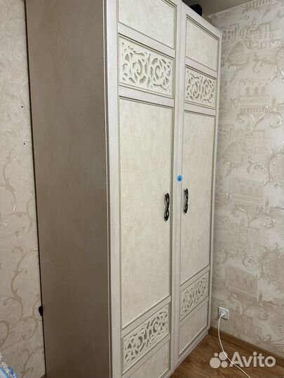 Шкаф