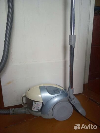 Пылесос LG на запчасти (не работает)