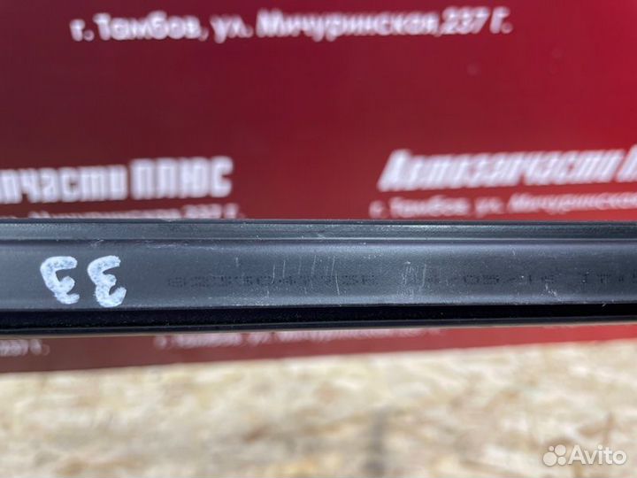 Уплотнитель стекла двери внутренний задний правый