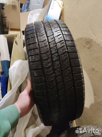 Bridgestone Blizzak Ice 205/50 R17 93H