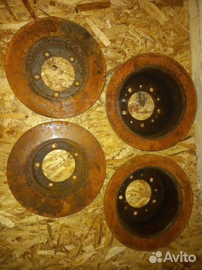 Тормозные диски Toyota Land Cruiser 100