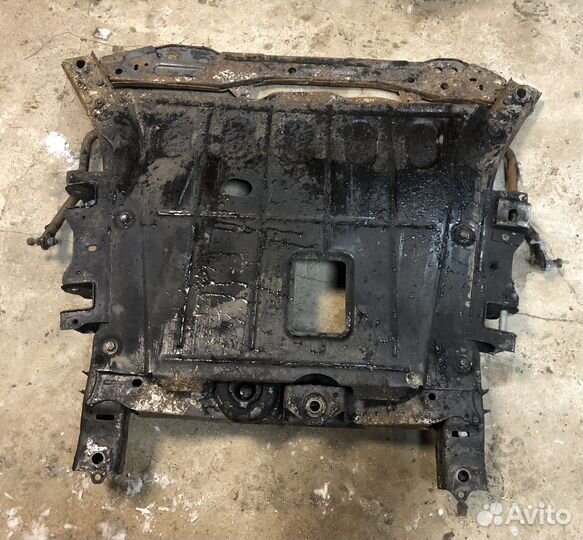 Подрамник Рено Дастер