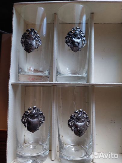 Бокалы с рыцарскими гербами
