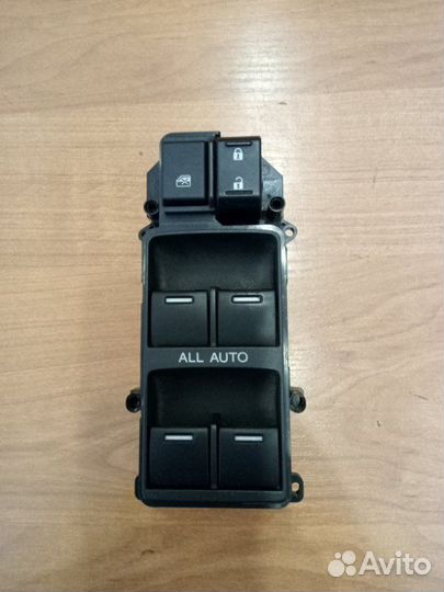 Блок управления стеклоподъемниками Honda Accord