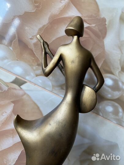 Статуэтка. Ар-деко. Музыкант. Мандолина