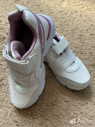 Кроссовки новые для девочки