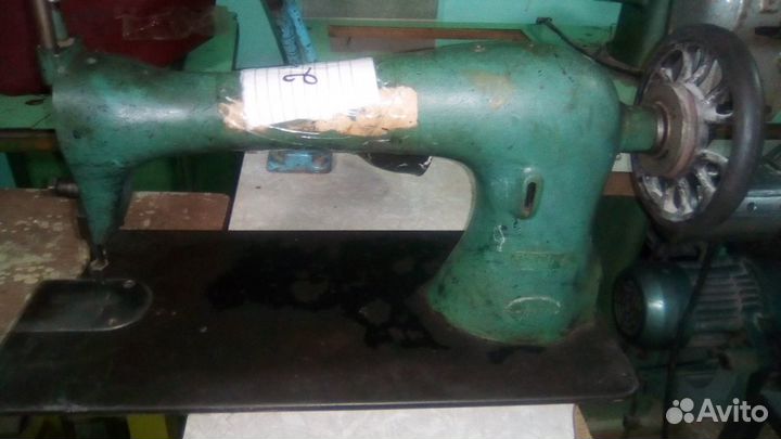 Швейная машинка 322М, колонковая, загибочная бу