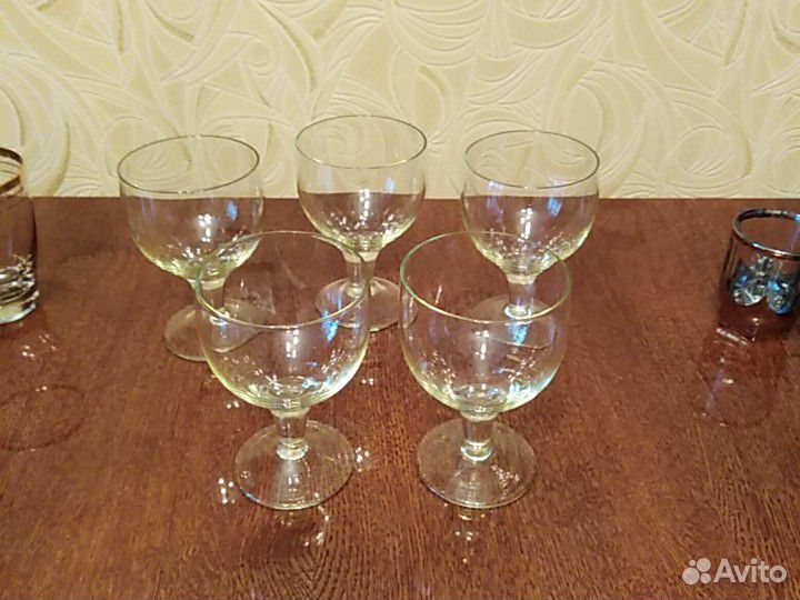 Стаканы, бокалы, стопки