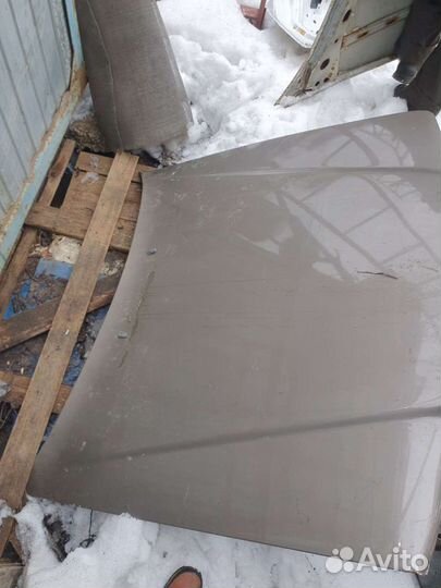 Капот на мерседес 124