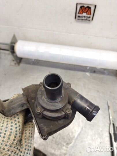 Дополнительный насос охлаждающей жидкости Skoda