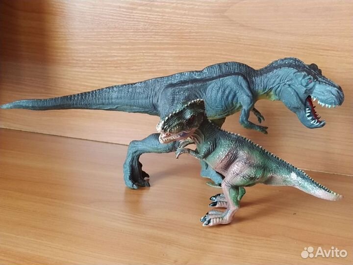Динозавры игрушки