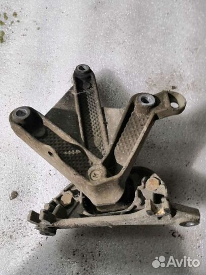 Опора МКПП Renault logan 1