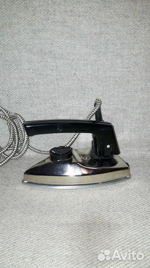 Дорожный бытовой утюг СССР
