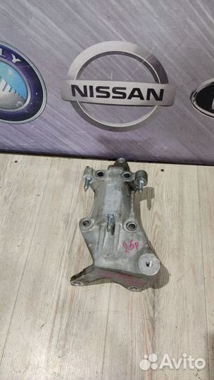 Опора двигателя двс Кронштейн infiniti QX60 Прав