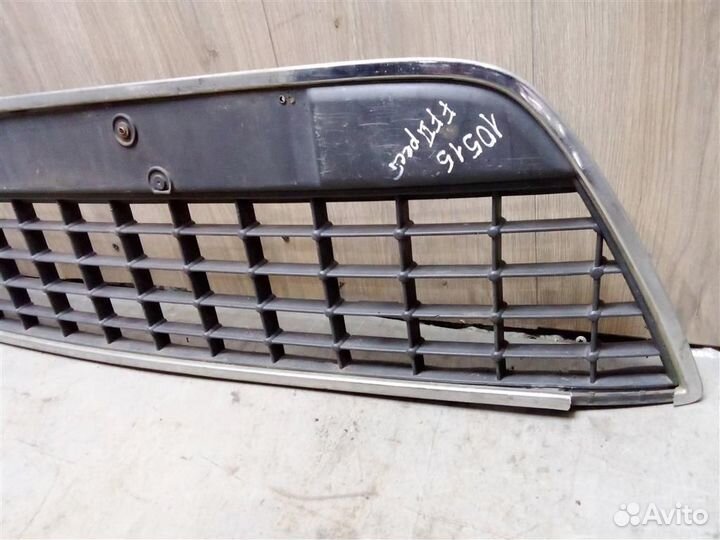 Решетка в бампер центральная от Ford Mondeo IV 20