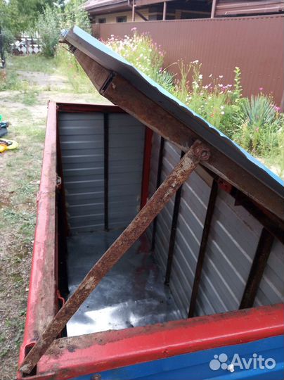 Металлический ящик