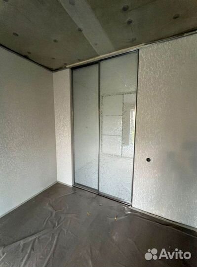 Раздвижная перегородка с матовым стеклом