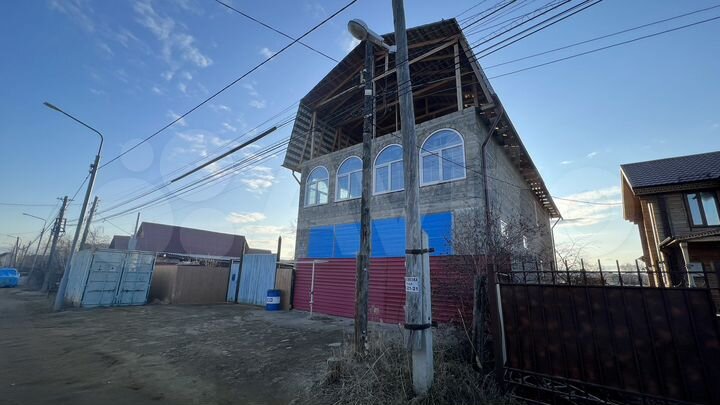 Дом 315 м² на участке 8 сот.