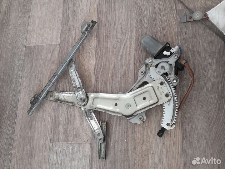 Стеклоподъемник задний правый Subaru Impreza G11