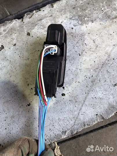 Блок кнопок управления стеклоподъемниками