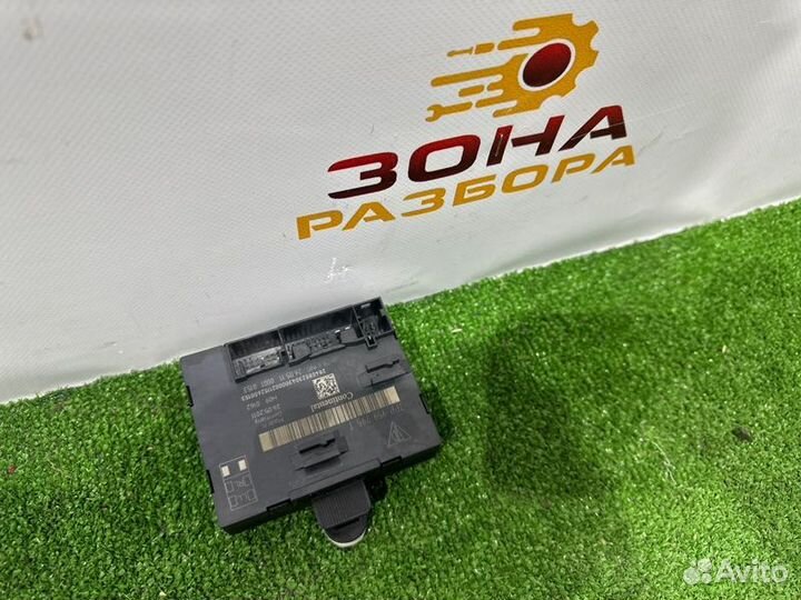 Блок управления дверьми задний левый Porsche