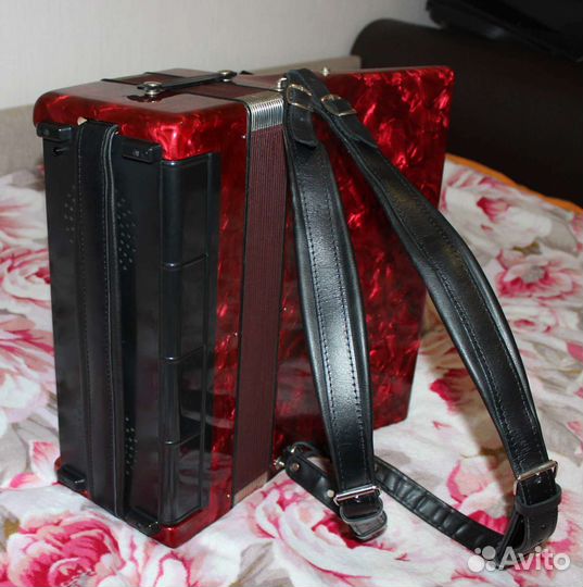 Аккордеон Weltmeister Caprice трехчетвертной