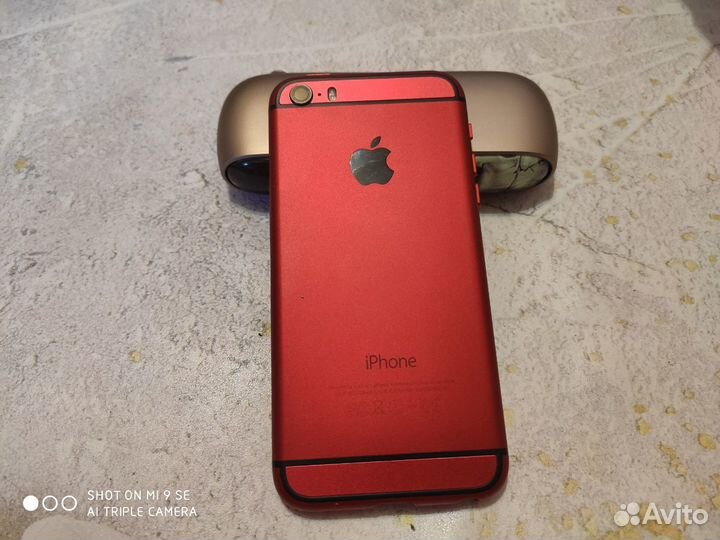 iPhone SE red в корпусе 6s