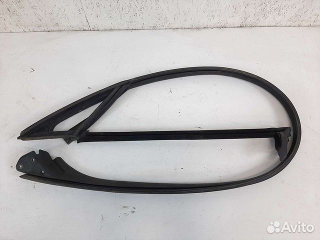 Уплотнитель стекла Mercedes Benz E-Class W207 coup