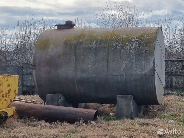 Цистерны емкости бочки