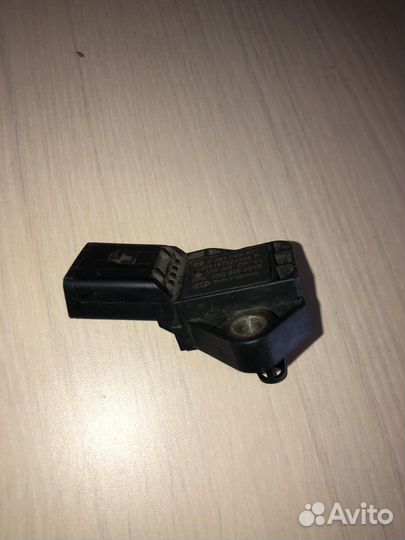 Датчик абсолютного давления VAG 03G906051E