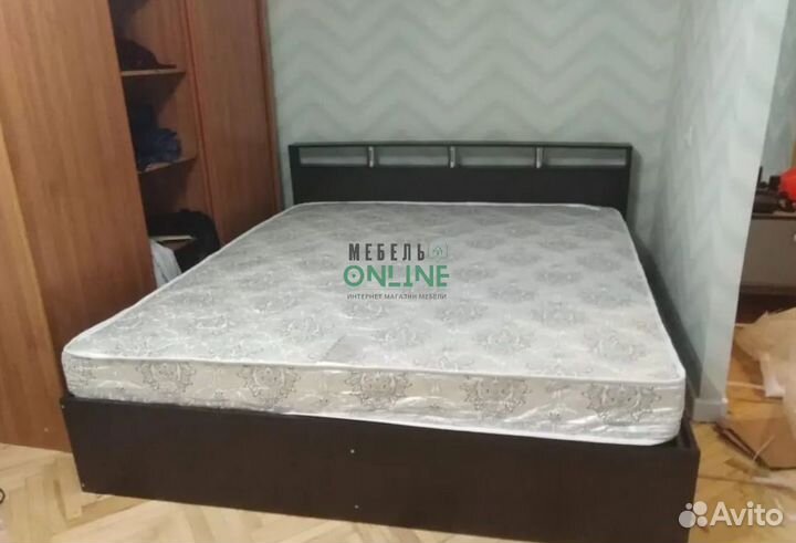 Кровать двуспальная