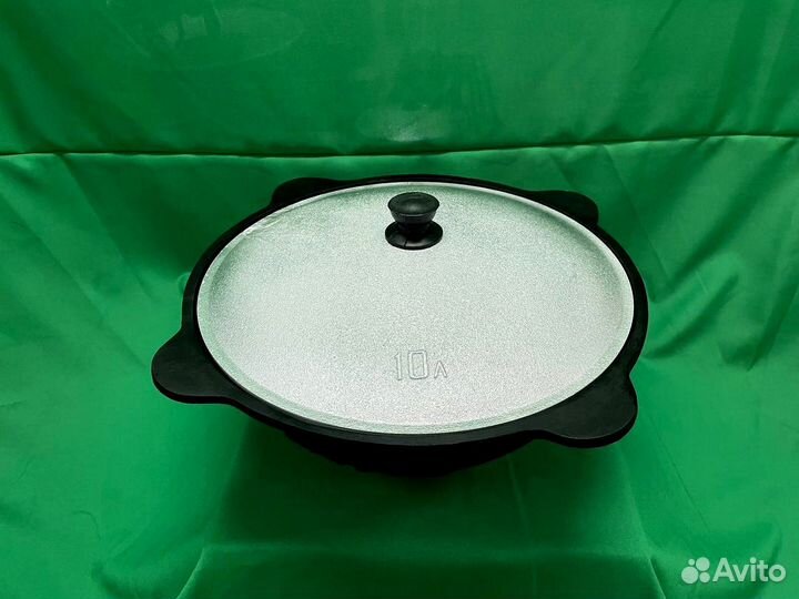 Казан чугунный с крышкой сковородой