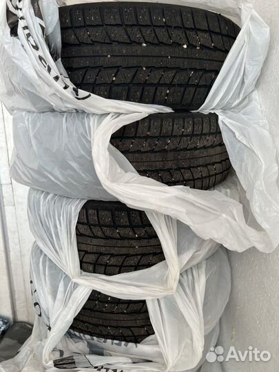 Triangle Snow-LL01 215/55 R17 94